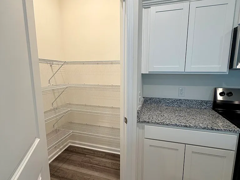 Carriage Wood Cir — Photo 12