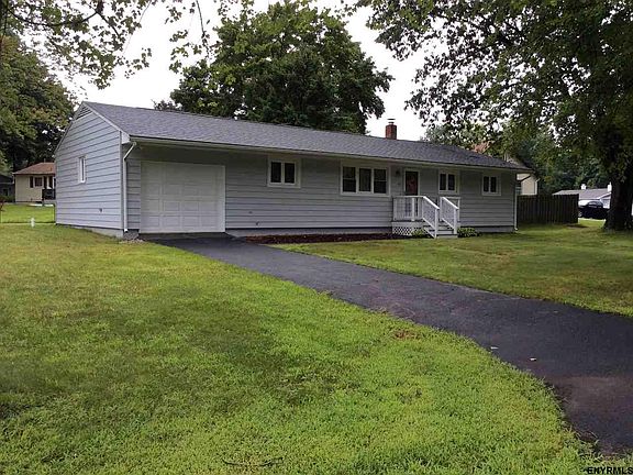 3rd image of 26 Birchwood Dr