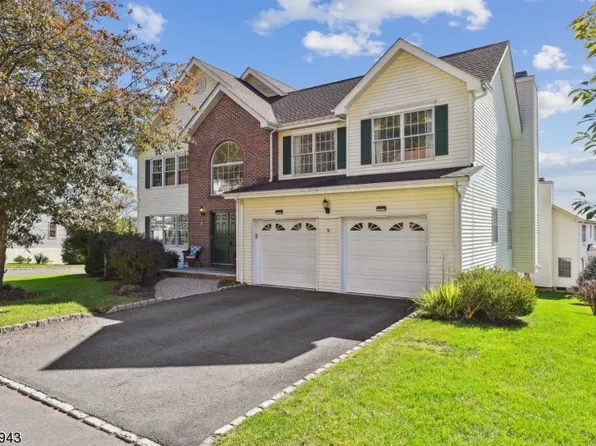 28 Sycamore Way, Warren Twp., NJ 07059