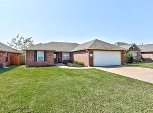 1015 Lauren Ln, Stillwater, OK 74075