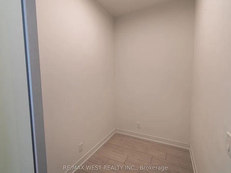 39 Mary St #1210 — Photo 12
