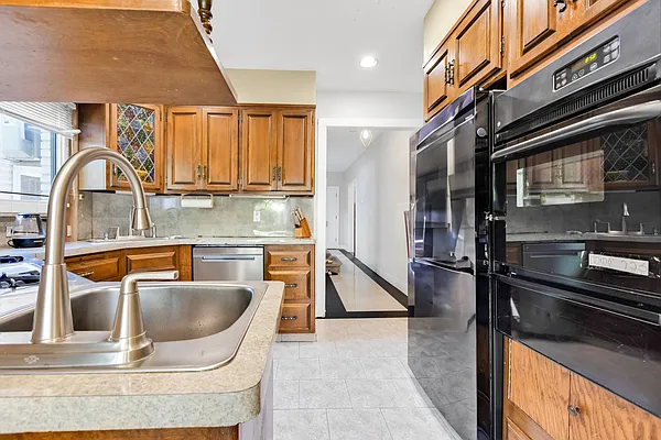 Sold by Remax Edge | media 3