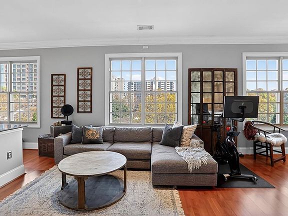 3rd image of 1055 Piedmont Ave NE Unit 406