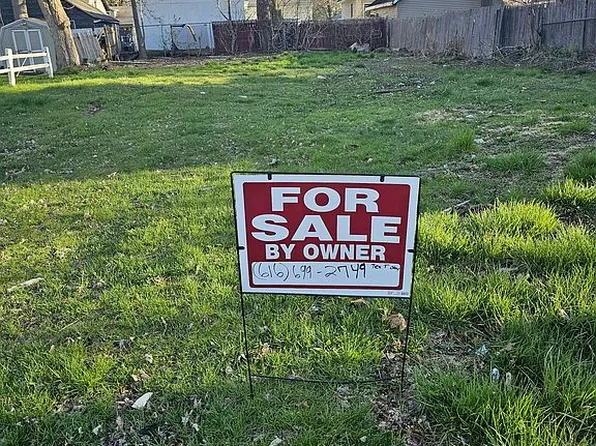 47 Exchange St SE, Wyoming, MI 49548