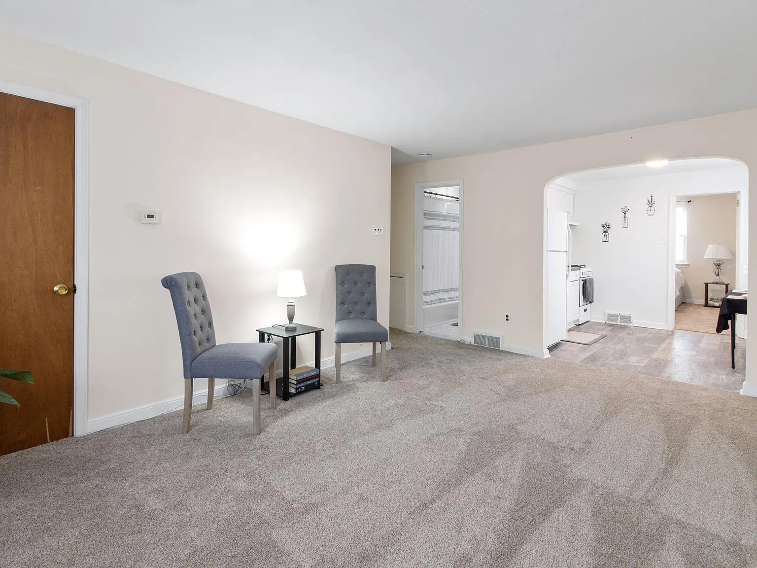 820 Griffith St — Photo 3