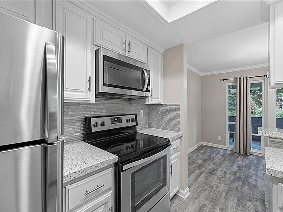5th image of 150 Saratoga Ave Unit 360