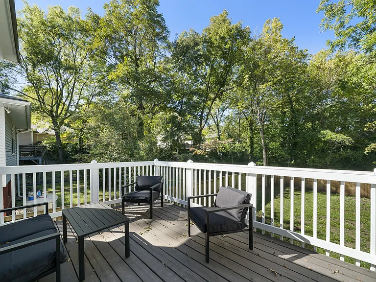Lake St — Photo 15