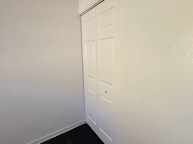 1131 Phelps St — Photo 11
