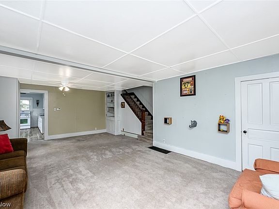 2nd image of 210 Pittsburgh St