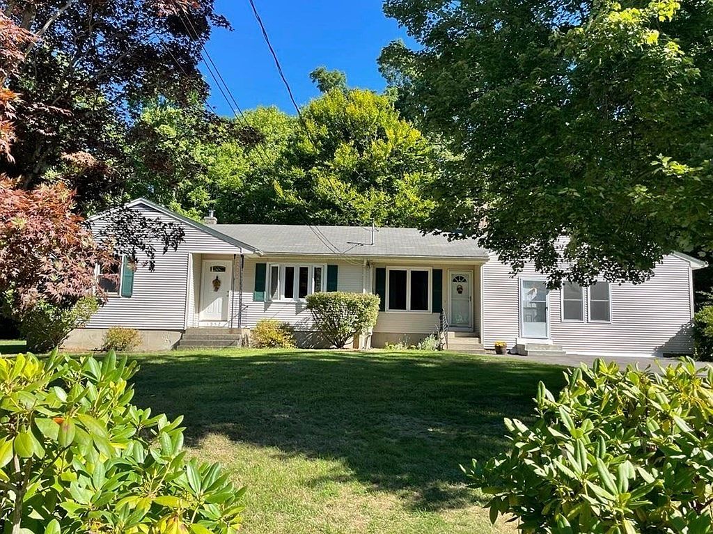 1352 Main St, Dighton, MA 02715 Zillow