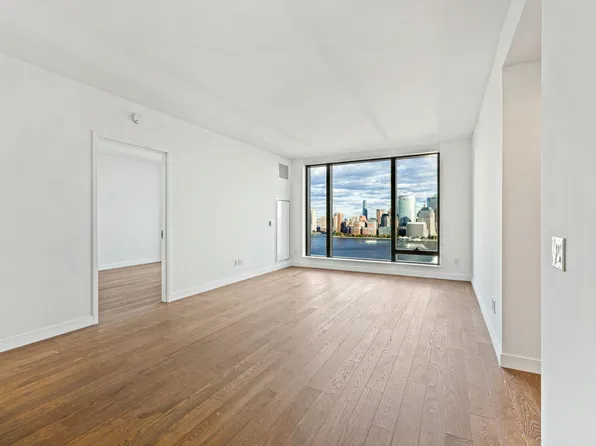 99 Hudson Street image 2 of 18