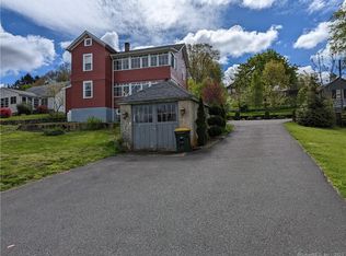 27 Castle Ln, Ansonia, CT 06401