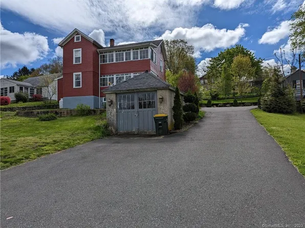 27 Castle Lane, Ansonia, CT 06401