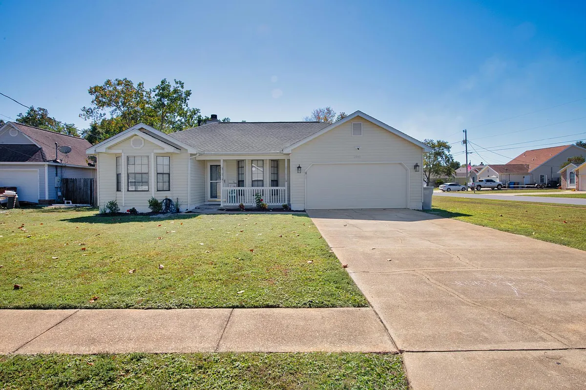 Building Photo - 2040 Burjonik Ln