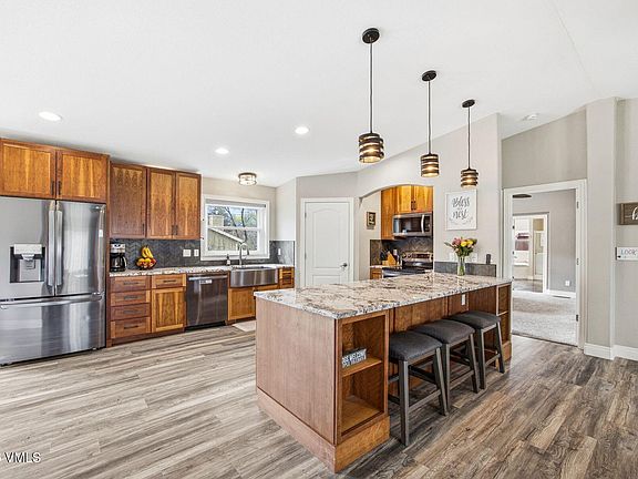 4th image of 376 Blacksmith Rd