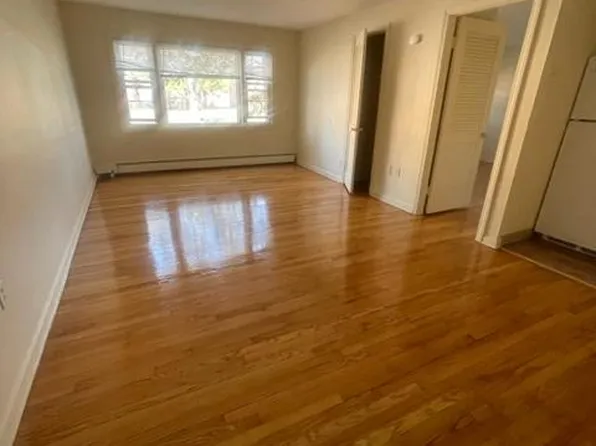 30 Deerfield Ct #A, East Hartford, CT 06108