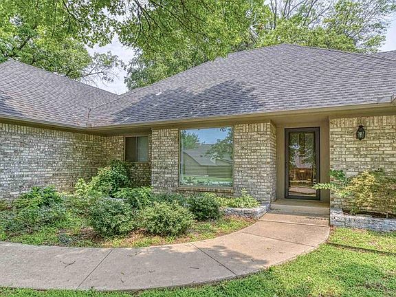 4th image of 2709 Barry Switzer Ave