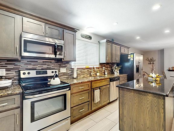 4th image of 8901 Lyme Ln