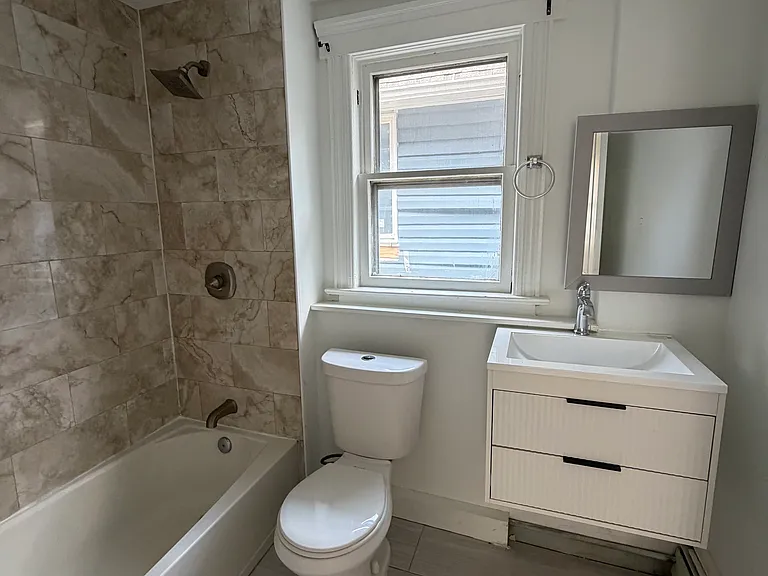 106 Washington Ave — Photo 3