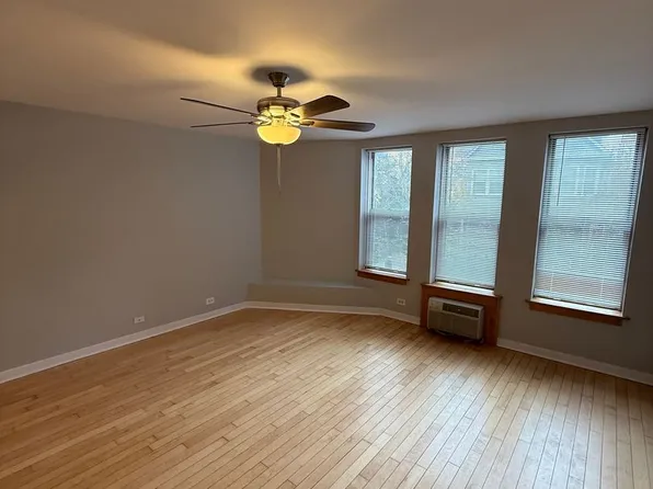 724 W Gordon Ter, Chicago, IL 60613