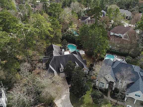 This home is well set back from the street and still boasts an enormous backyard.