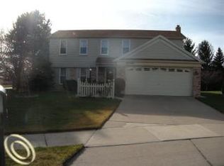 45161 Twining St, Canton, MI 48187