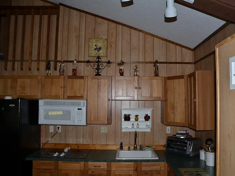 Kitchen and Counter Seating