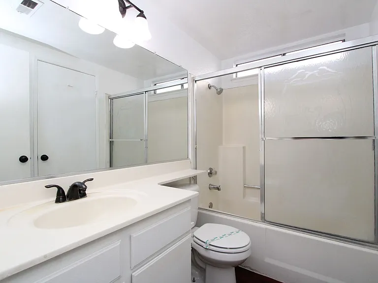 836 Cisco St — Photo 15