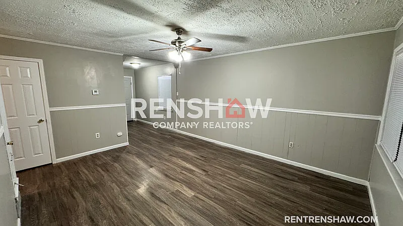 3 bed, 1.0 bath, 970 sqft, $1,150 — Photo 2
