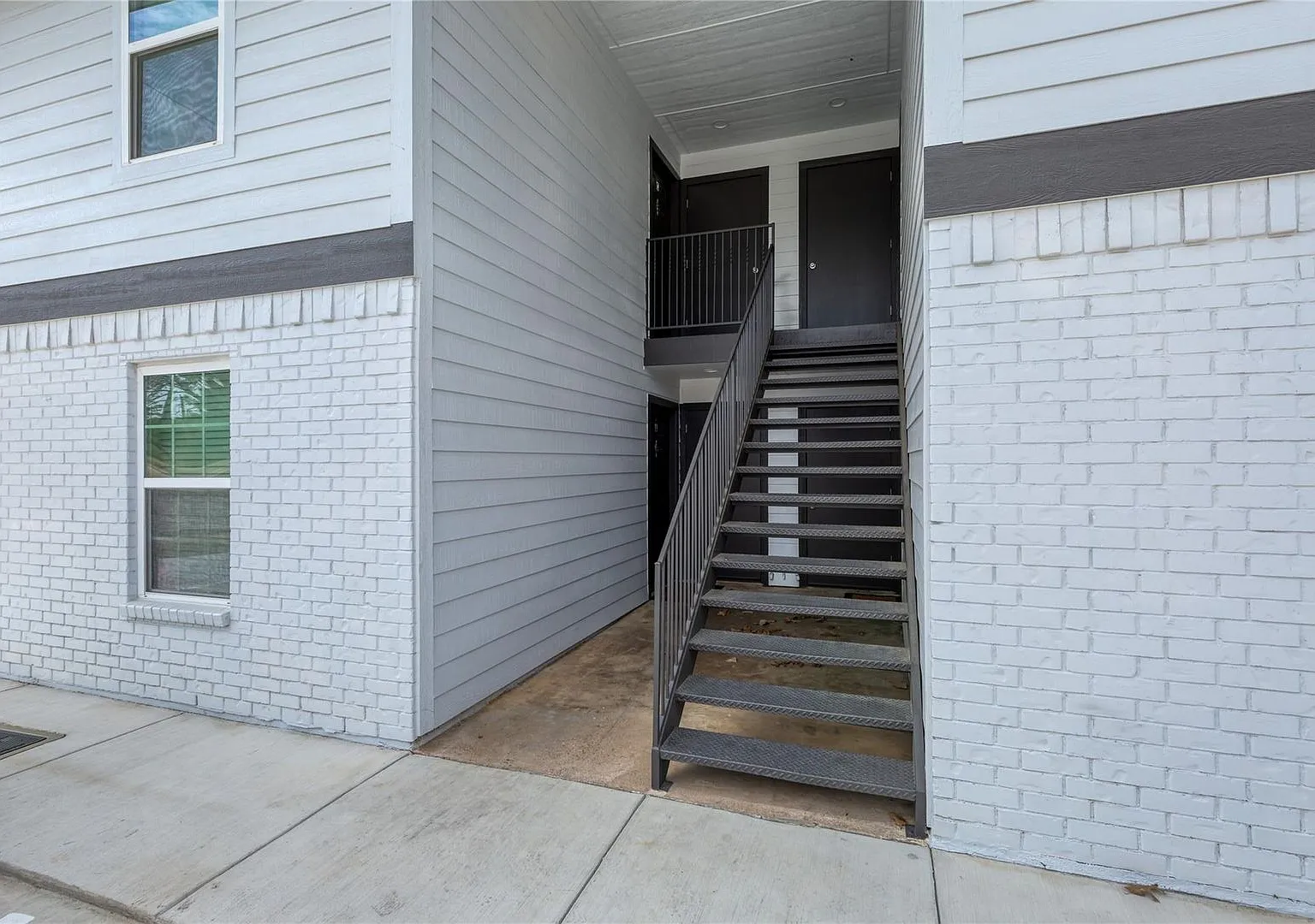 2016 Paisley Dr — Photo 2