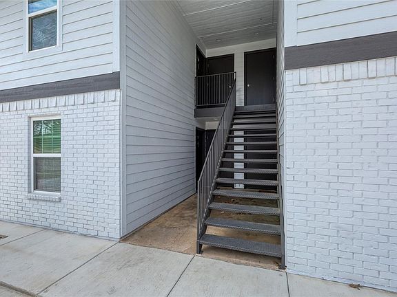 2nd image of 2016 Paisley Dr APT C