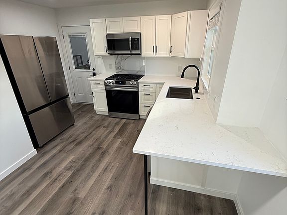 3rd image of 5501 Granada Ln