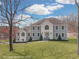 5 April Dr, Easton, CT 06612