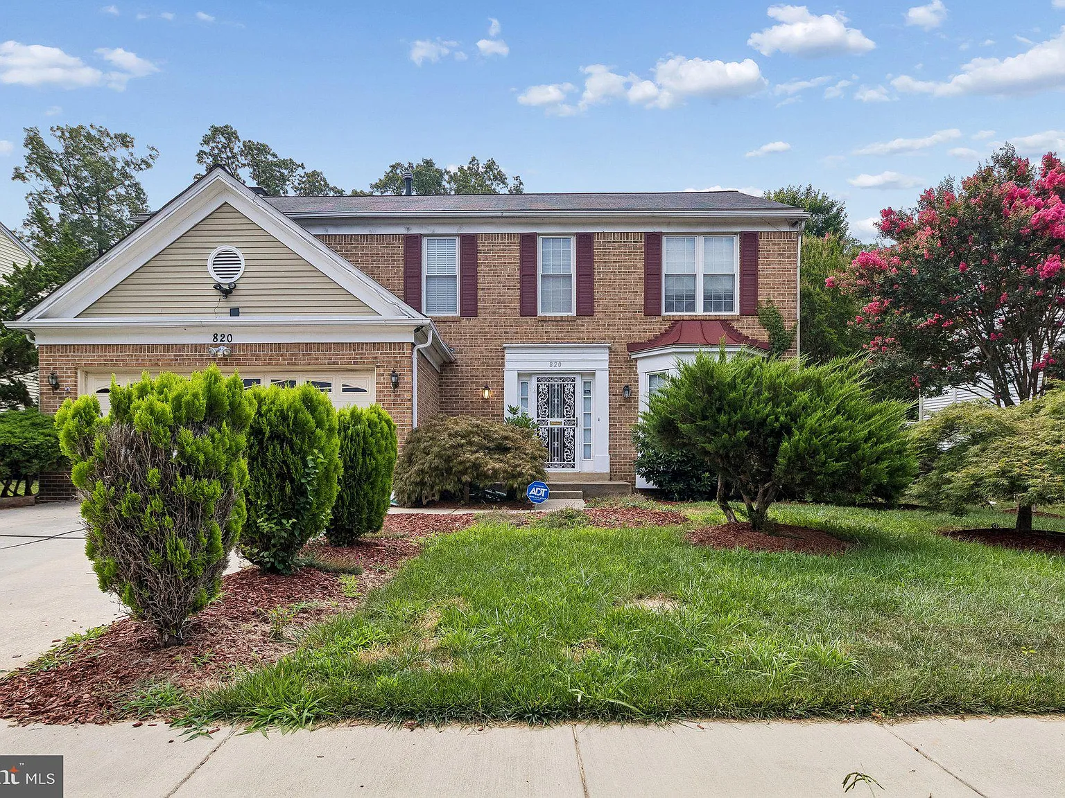 5 bed, 3.5 bath, 3364 sqft, $3,900 — Photo 1