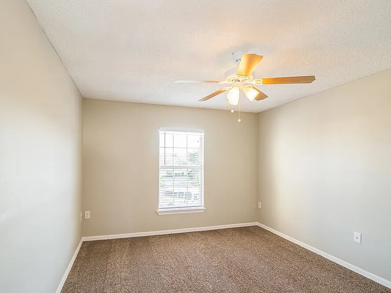 8730 Lancashire Dr — Photo 13