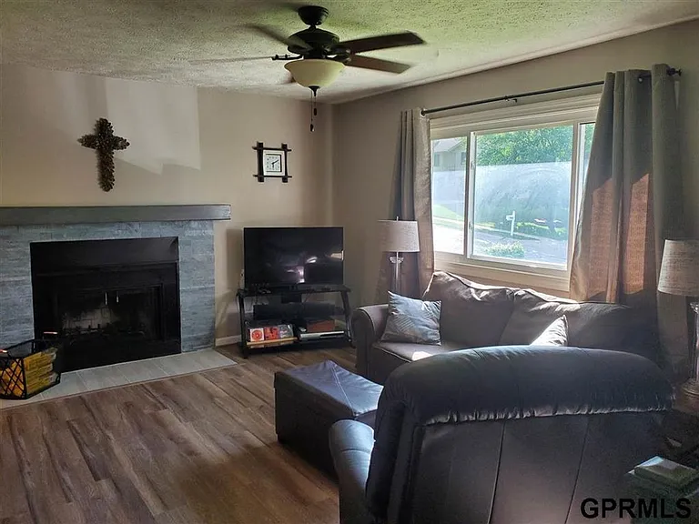 2201 Scarborough Dr — Photo 10