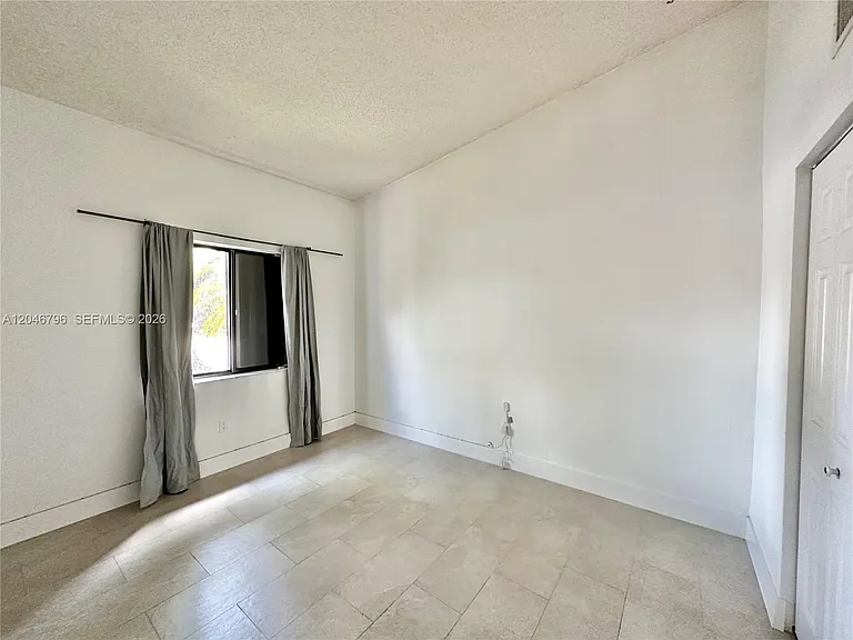 4245 S Pine Island Rd #0 — Photo 22