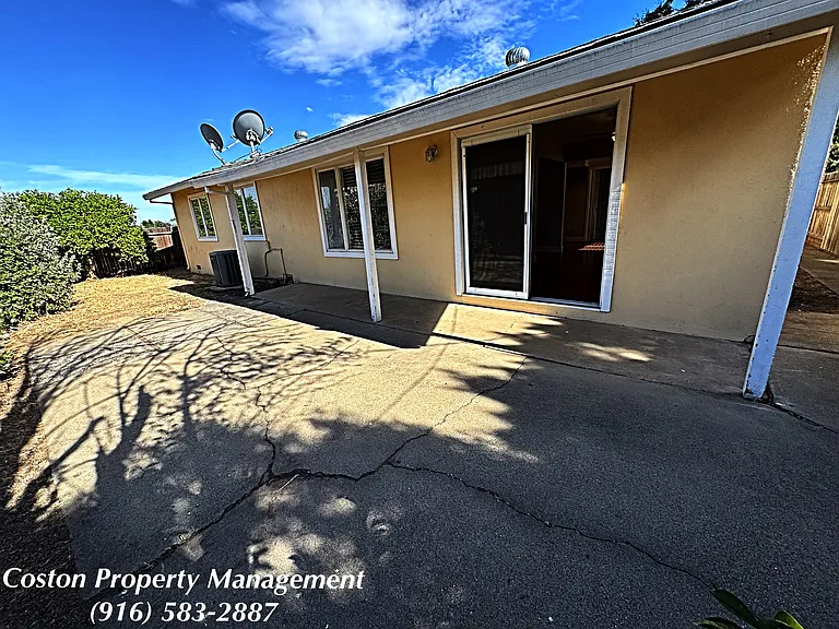 2265 Arliss Way — Photo 11