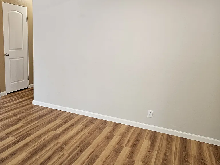 15 Alta Loma Dr — Photo 3