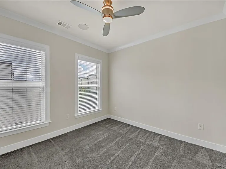 860 Stonehill Ln — Photo 24