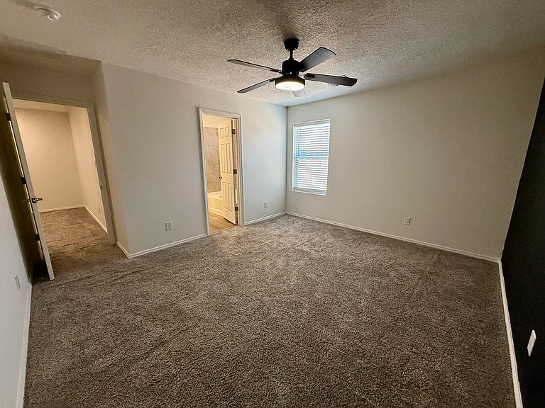 267 San Clemente Ave NW — Photo 15