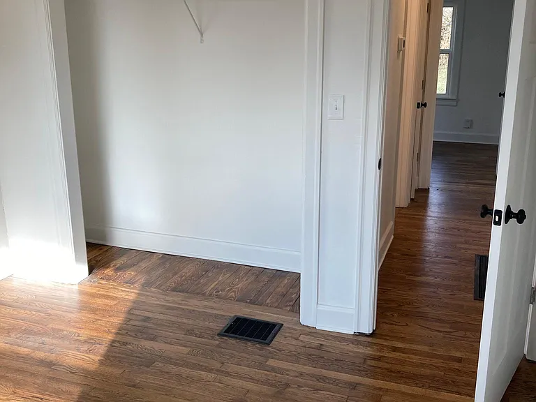 1119 Liberty Rd — Photo 11