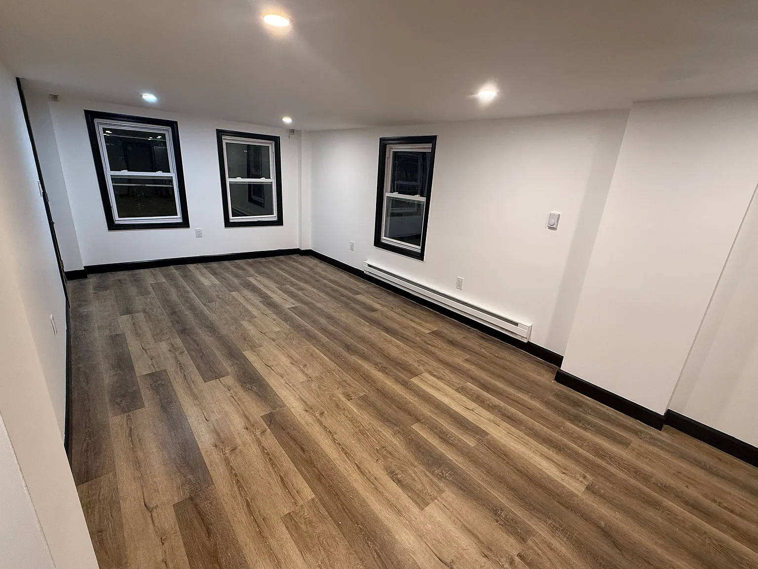 3 bed, 1400 sqft, $2,700 — Photo 3
