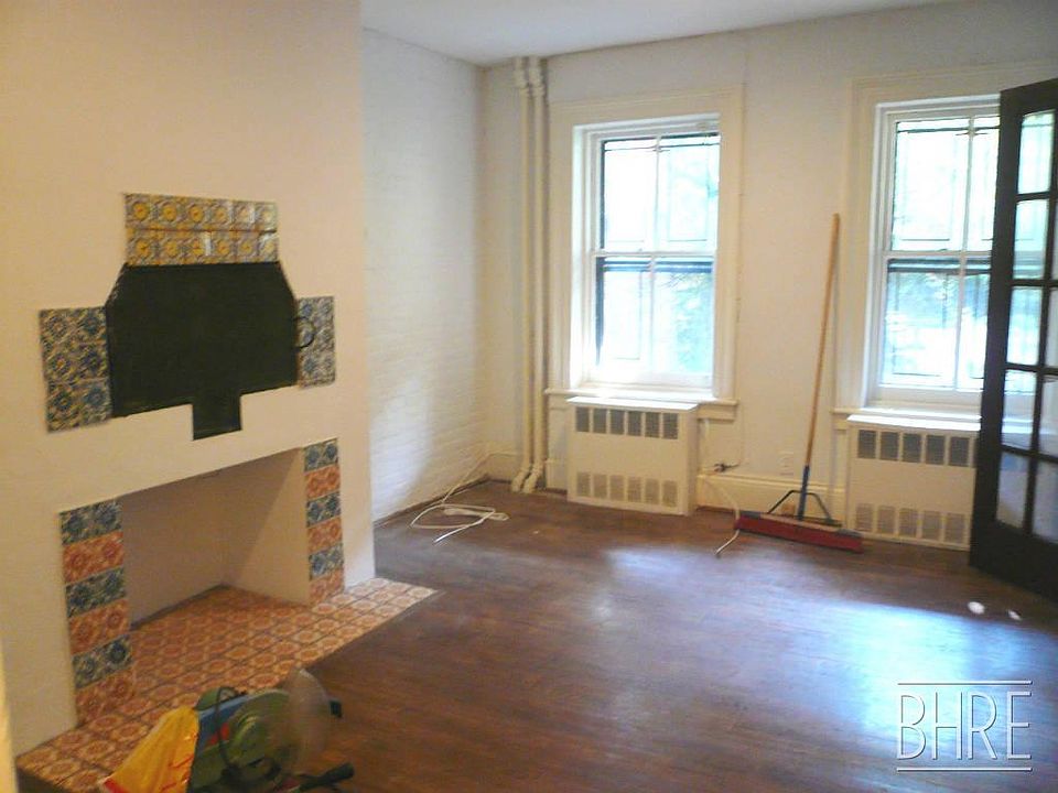 1st image of 34 Sidney Pl #1