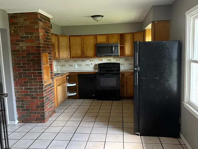 4605 Rice Rd — Photo 1