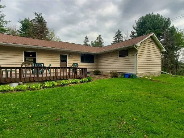 8511 Hawick Rd, Erie, PA 16509