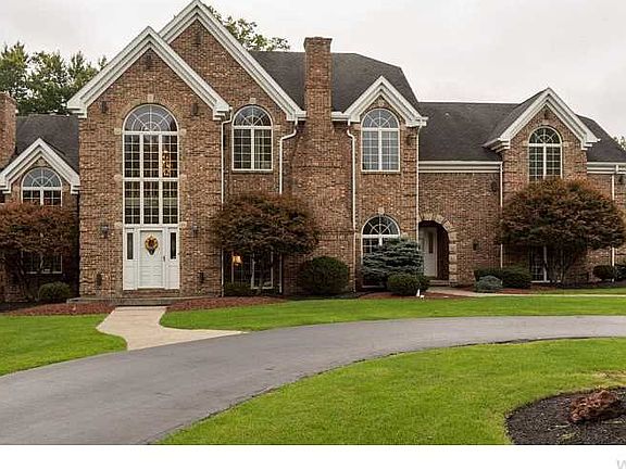 2nd image of 81 Rolling Woods Ln