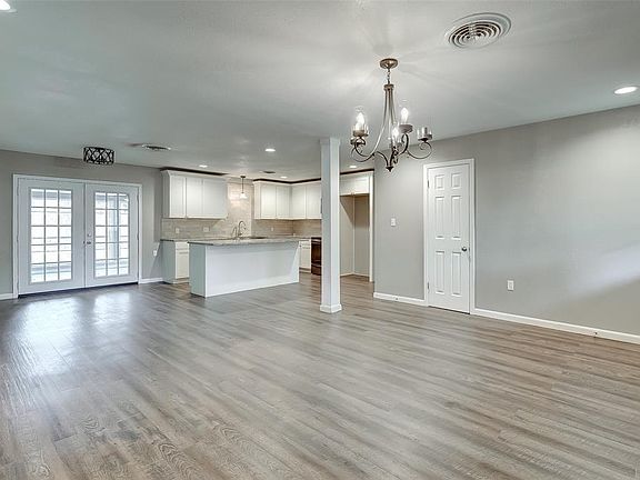 4th image of 904 Mable Ave