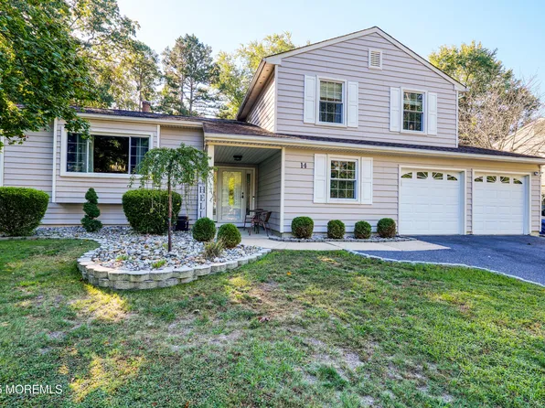 14 Cobblestone Court, Howell, NJ 07731