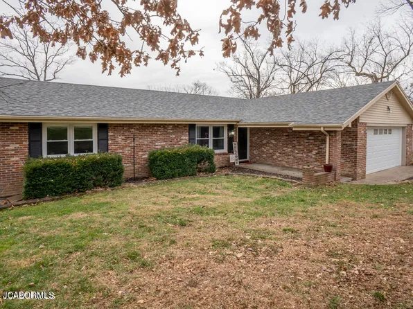 3911 Rustic Ln, Jefferson City, MO 65109